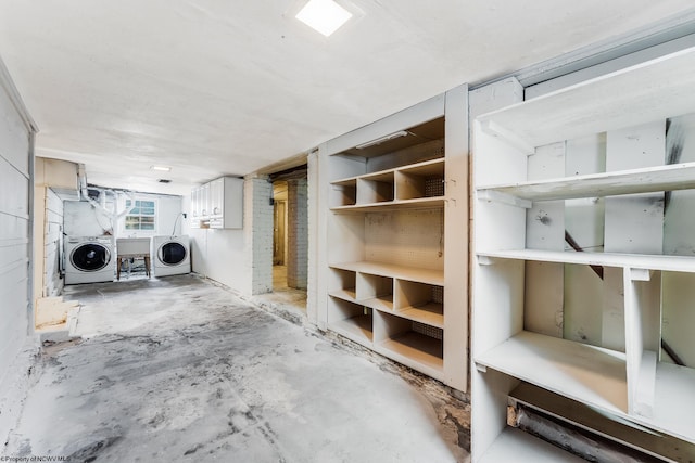 washroom featuring independent washer and dryer