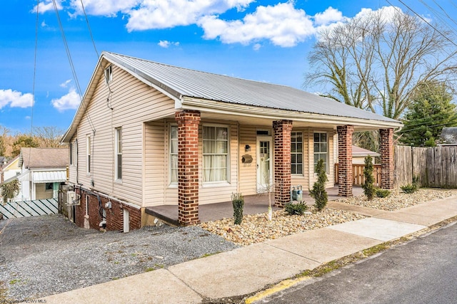 view of front of house featuring a porch