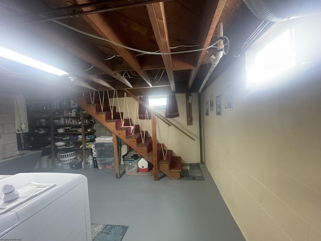 basement featuring washer / dryer