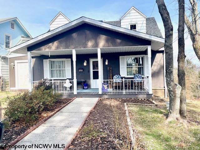 view of front of house featuring covered porch