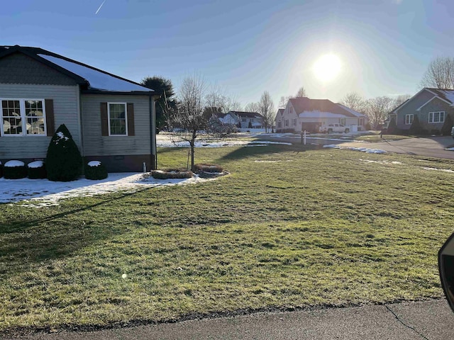 view of yard with a residential view