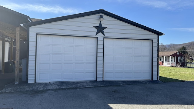 view of detached garage