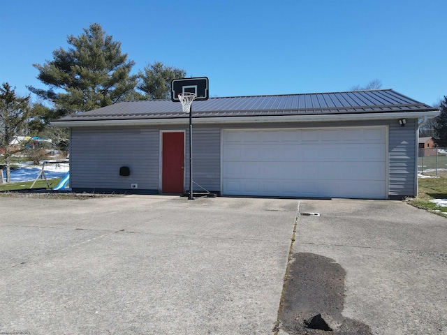 view of detached garage