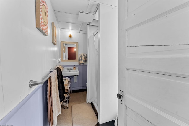 bathroom with wainscoting