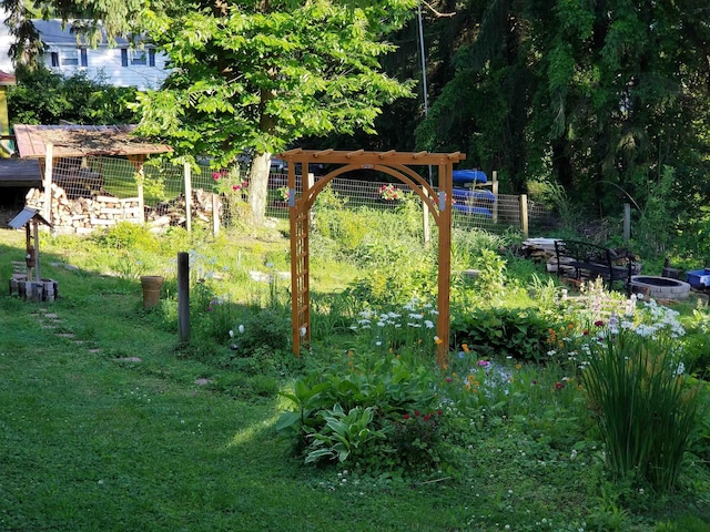 exterior space featuring an outbuilding