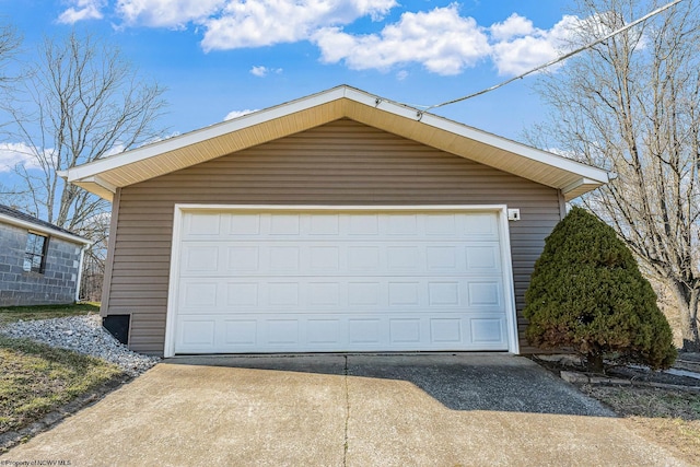 view of detached garage