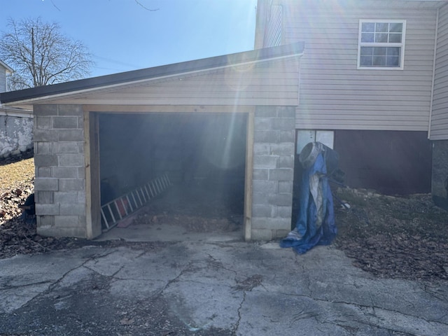 view of detached garage