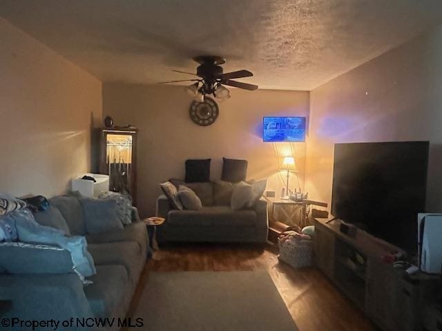 15401/2 Country Club Rd, Fairmont, WV 26554 - living area with ceiling fan and wood finished floors