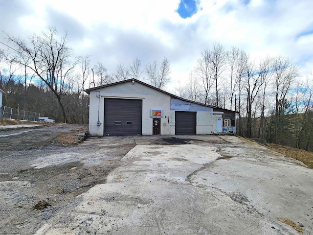 view of detached garage