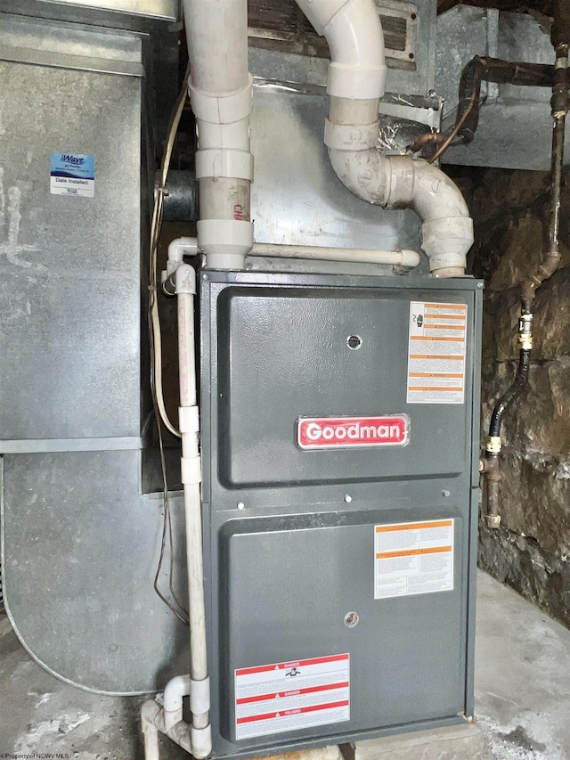 762 Pearl St, Grafton, WV 26354 - utilities with heating unit