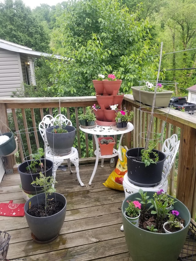 715 Michigan Ave, Nutter Fort, WV 26301 - view of wooden terrace