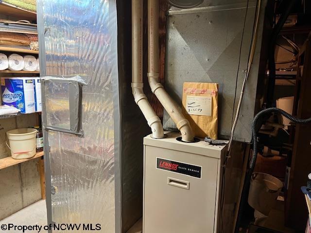 140 Roney Rd, Elkins, WV 26241 - view of utility room