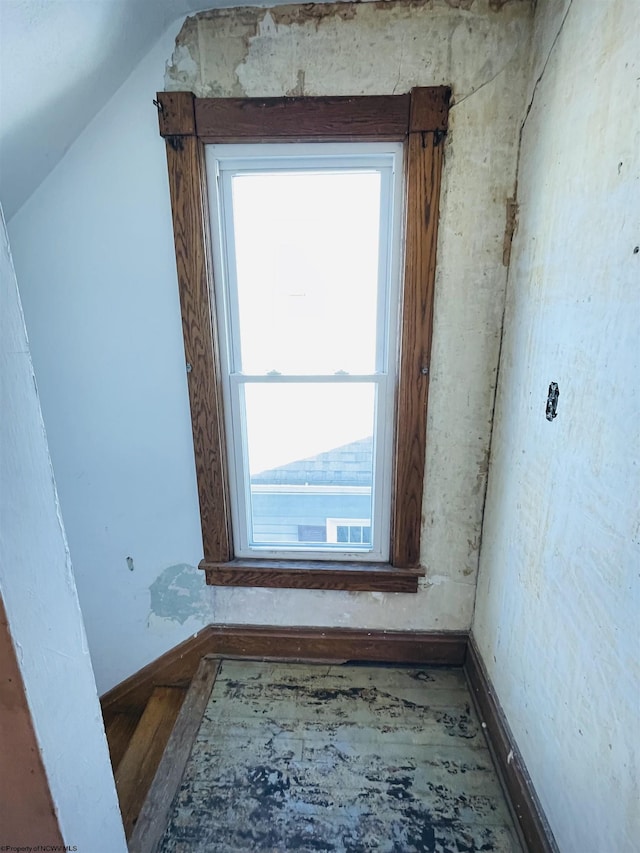 520 Mount Vernon Ave, Fairmont, WV 26554 - interior details with baseboards and wood finished floors