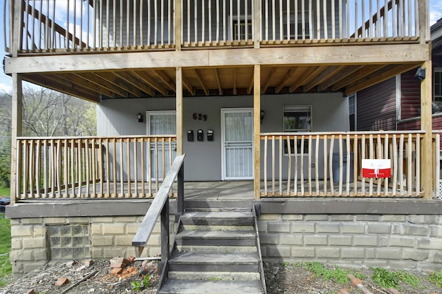 entrance to property with covered porch