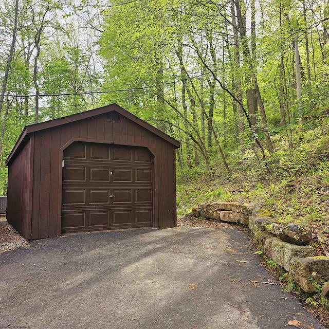 view of detached garage