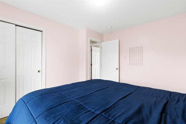 bedroom with a closet