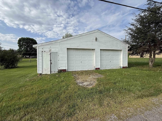 view of detached garage