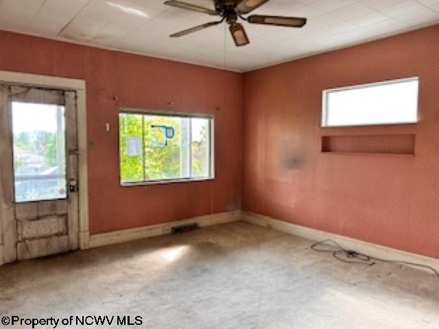 530 Newton St, Fairmont, WV 26554 - carpeted spare room featuring a ceiling fan