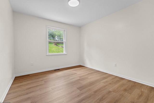 277 Randolph Rd, Morgantown, WV 26505 - spare room featuring light wood finished floors, visible vents, and baseboards
