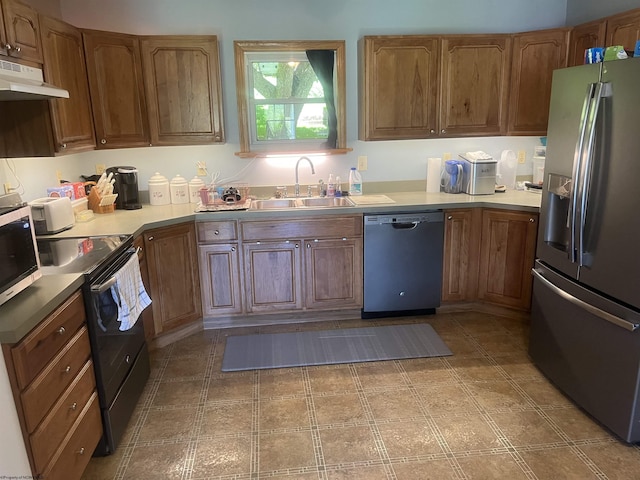 36 3rd St, Durbin, WV 26264 - kitchen featuring stainless steel fridge with ice dispenser, dishwashing machine, black electric range, a sink, and under cabinet range hood
