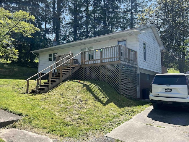 302 Jameson Ave, Parsons, WV 26287 - view of front facade with a front yard and stairs