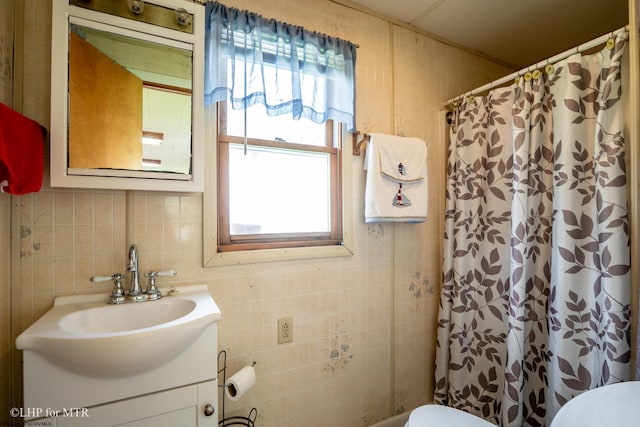 22 N Euclid Ave, Thomas, WV 26292 - bathroom featuring toilet, vanity, and a shower with shower curtain