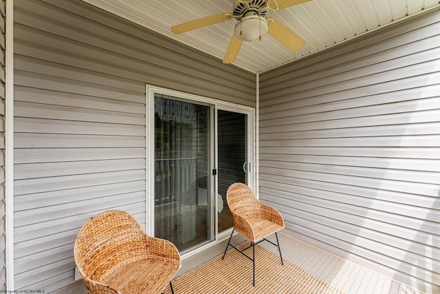 balcony featuring a ceiling fan