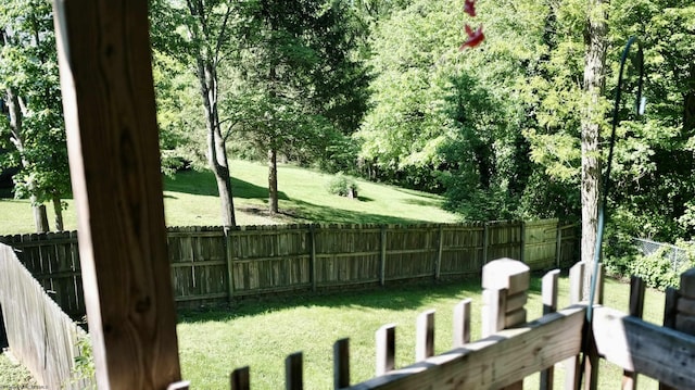 1963 Point Marion Rd, Morgantown, WV 26508 - view of yard