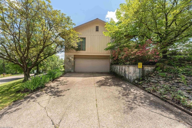 6 Ridge Pl, Morgantown, WV 26505 - view of side of home featuring driveway and an attached garage