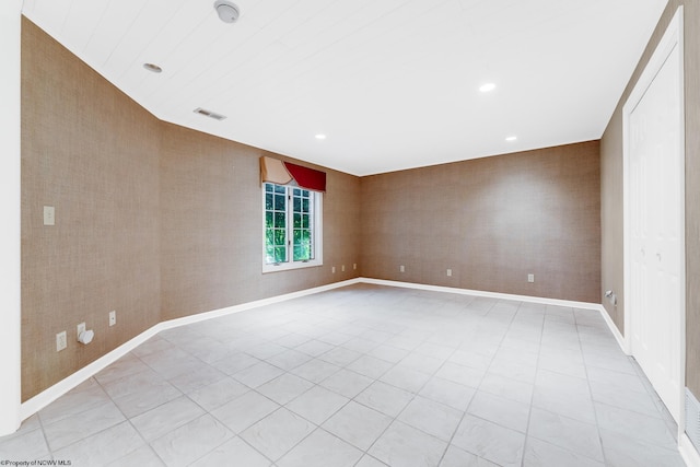 2022 Georgian Ln, Morgantown, WV 26508 - spare room featuring light tile patterned floors, a smoke detector, recessed lighting, and baseboards