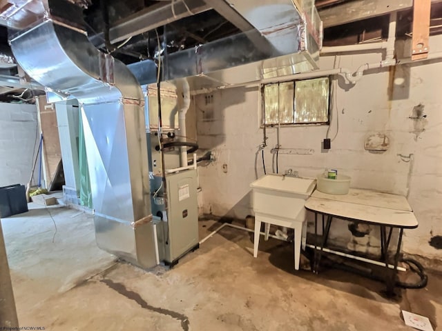 1501 Rose Ln, Fairmont, WV 26554 - unfinished below grade area with a sink