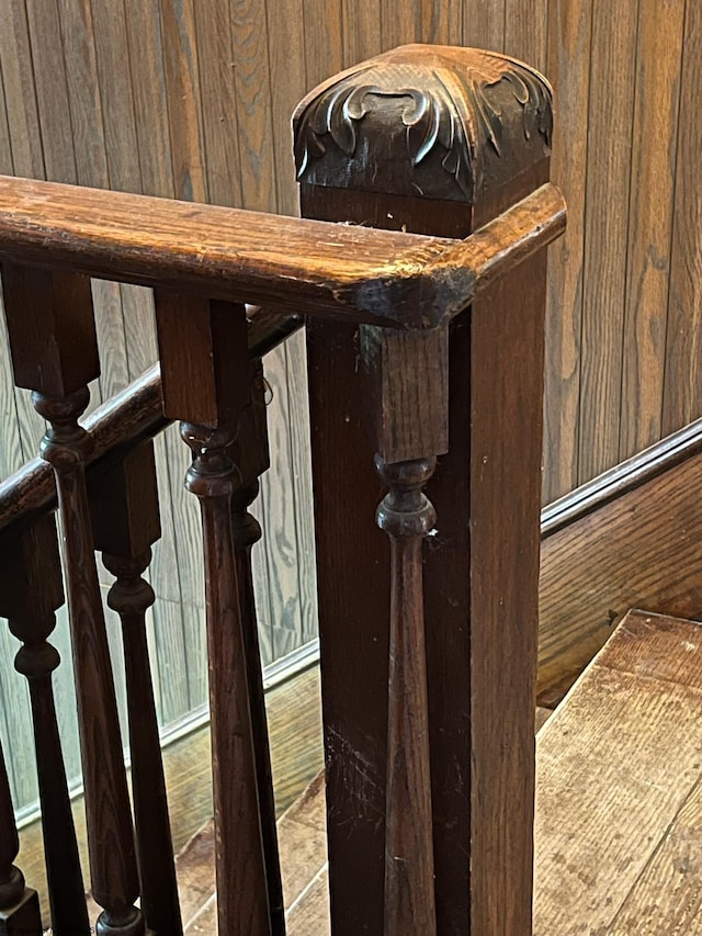 248 Casteel Rd, Terra Alta, WV 26764 - detailed view of wood walls