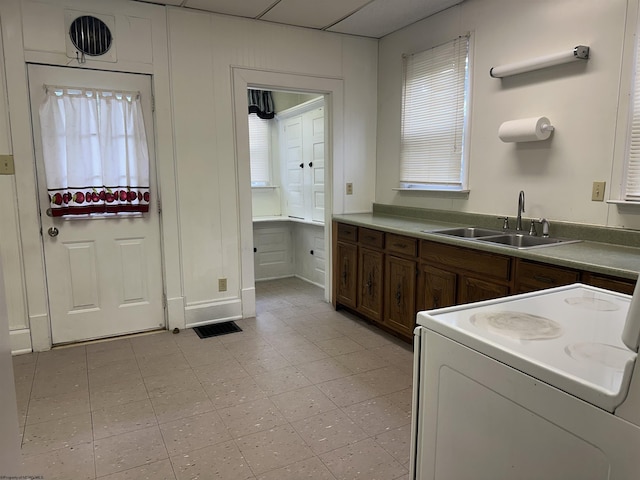 820 Field St, Fairmont, WV 26554 - kitchen featuring range and a sink