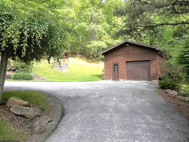 444 Gordon Rd, Beverly, WV 26253 - detached garage with driveway