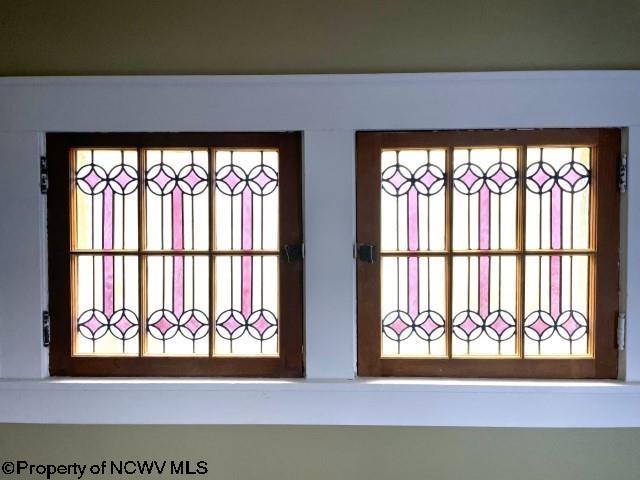 5 Key St, Elkins, WV 26241 - detailed view of a gate