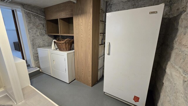 92 N High St, Philippi, WV 26416 - laundry area featuring washer and dryer