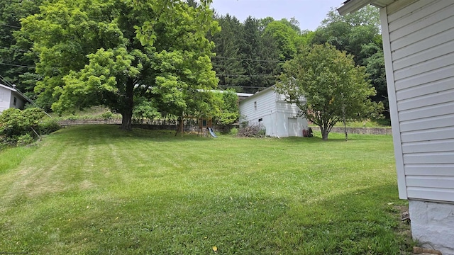 92 N High St, Philippi, WV 26416 - view of green lawn