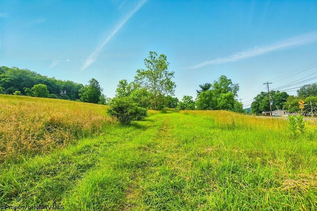956 Middletown Rd, Shinnston, WV 26431