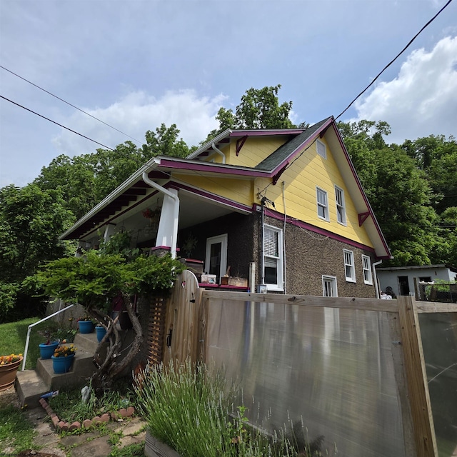 147 E 6th St, Weston, WV 26452 - view of home's exterior