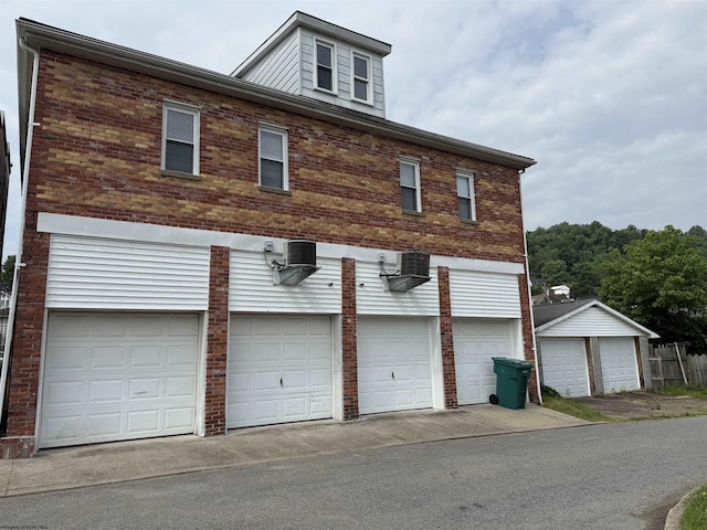 106 W Woodland Ave Unit 2, Clarksburg, WV 26301 - view of garage