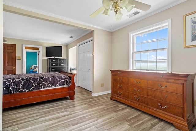 142 Vecchio Ln, Morgantown, WV 26508 - bedroom with light wood-type flooring, ornamental molding, and ceiling fan