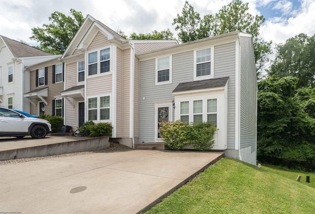 126 Auburn Dr, Morgantown, WV 26501 - view of property featuring a front yard
