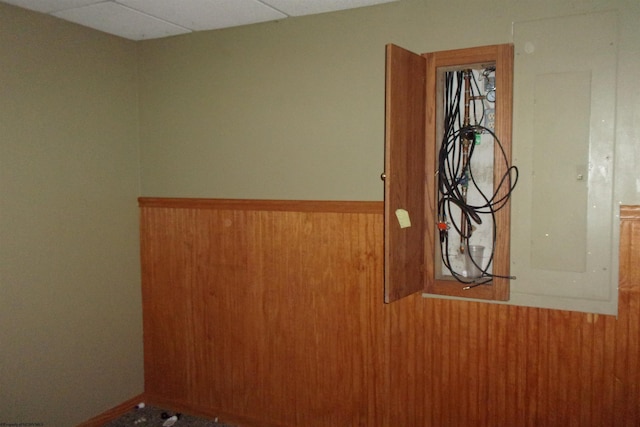 208 Parkview Cir, Kingwood, WV 26537 - detailed view of wainscoting and wooden walls