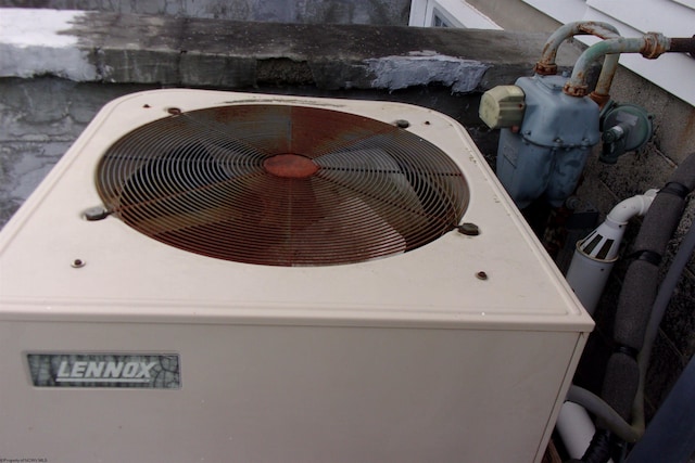 208 Parkview Cir, Kingwood, WV 26537 - exterior view of a cooling unit