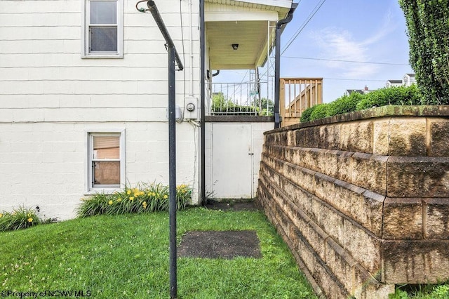 2300 Pride Ave, Clarksburg, WV 26301 - view of side of property featuring a lawn