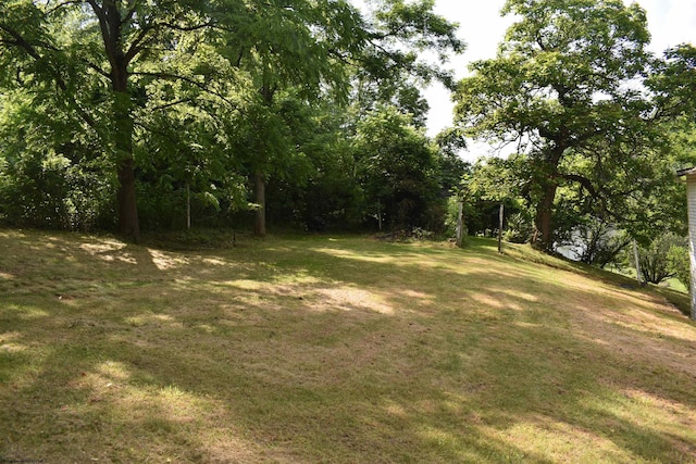 132 Racine St, Morgantown, WV 26505 - view of grassy yard