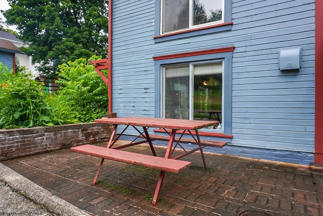 200 Webster Ave, Morgantown, WV 26501 - view of patio / terrace with outdoor dining space