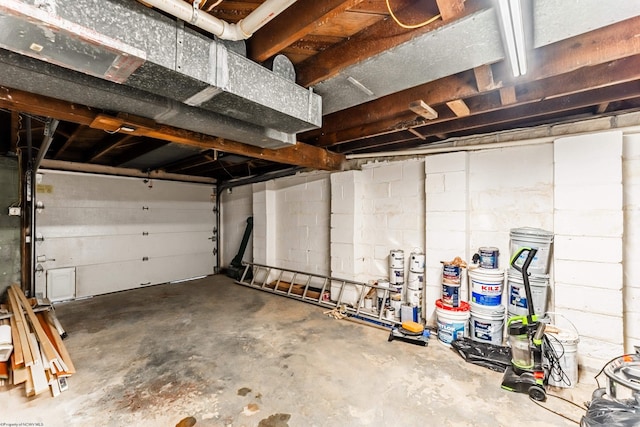 552 White Ave, Morgantown, WV 26501 - garage featuring concrete block wall
