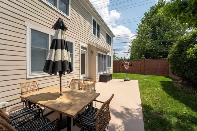 901 Suncrest Pl, Morgantown, WV 26505 - fenced backyard featuring a patio area and outdoor dining area