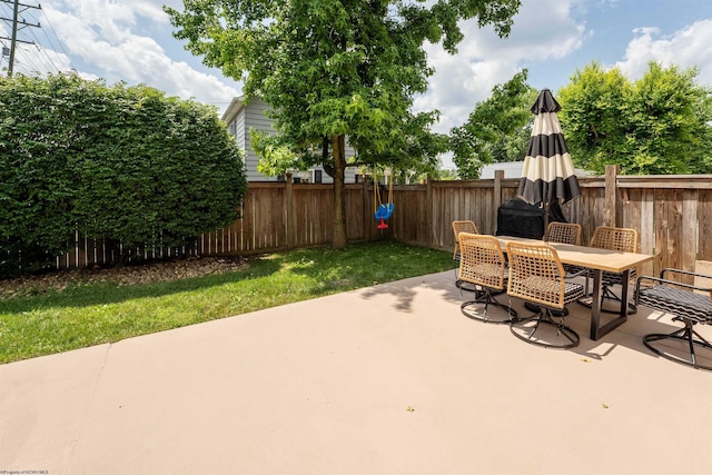 901 Suncrest Pl, Morgantown, WV 26505 - fenced backyard with outdoor dining space and a patio area